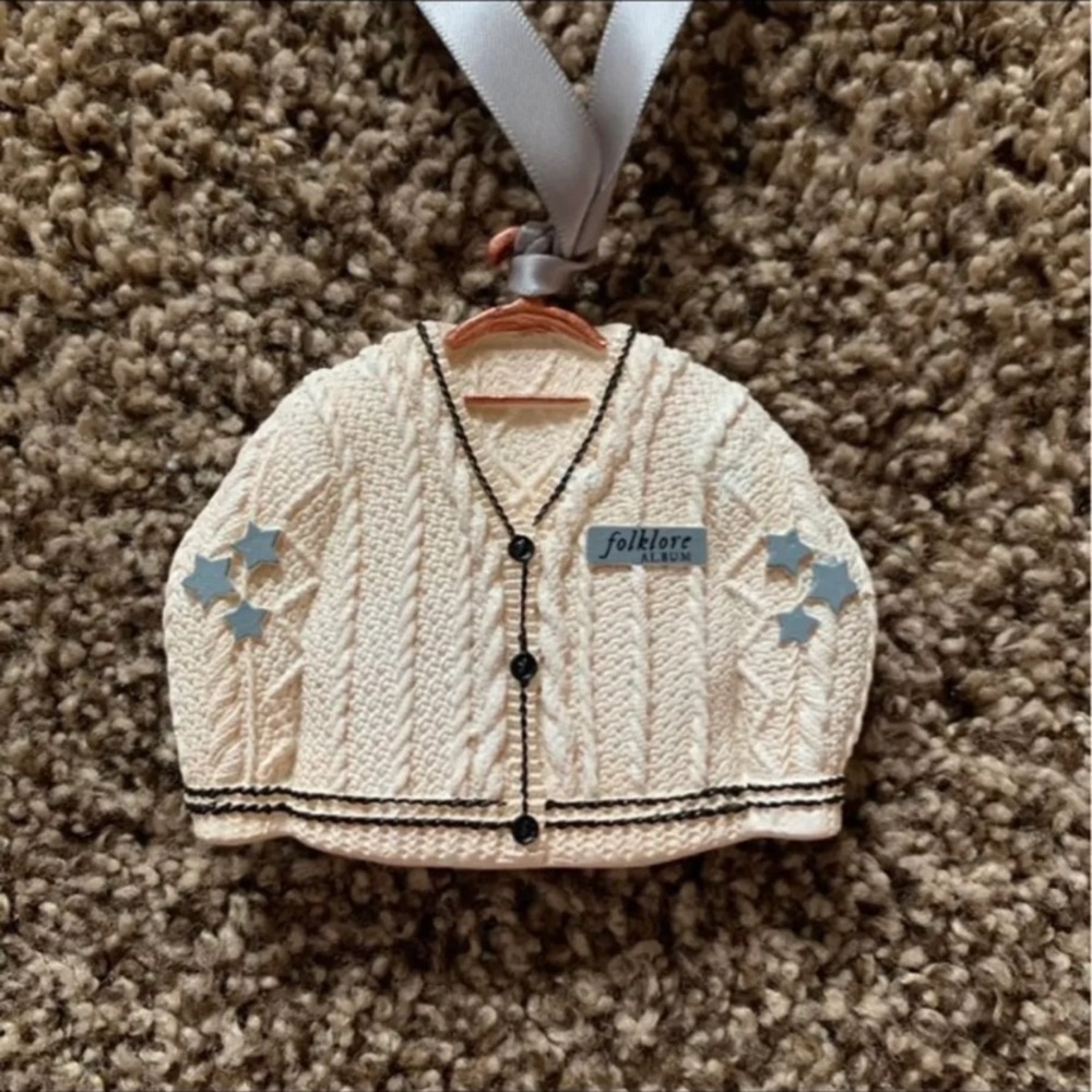 NEW Taylor Swift Cardigan Ornament - Picture 5 of 13